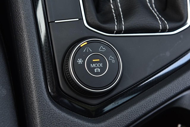Volkswagen Taos Vehicle Image 17