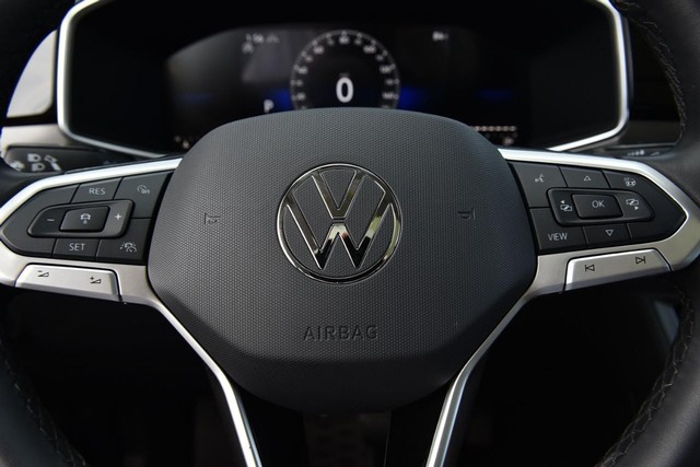 Volkswagen Taos Vehicle Image 18