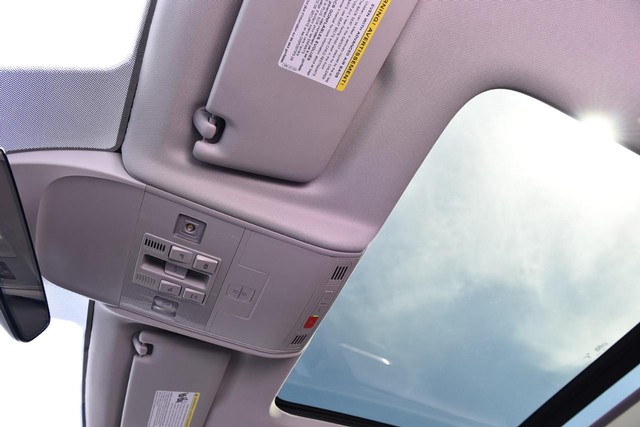 Volkswagen Taos Vehicle Image 21