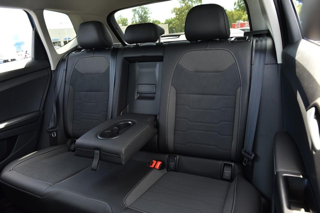 Volkswagen Taos Vehicle Image 22