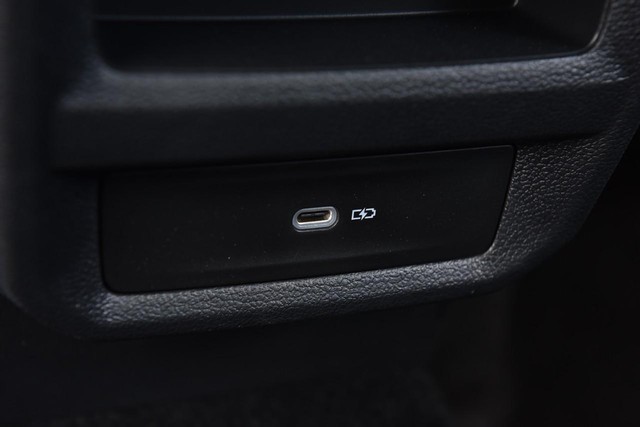 Volkswagen Taos Vehicle Image 24