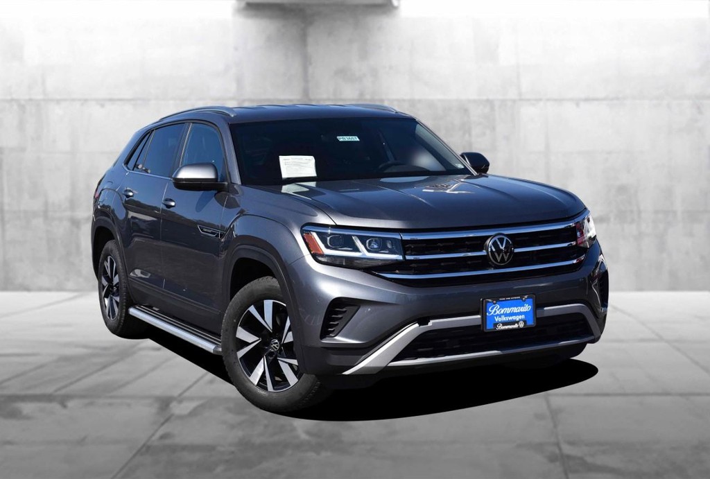 Volkswagen Atlas Cross Sport Vehicle Full-screen Gallery Image 2