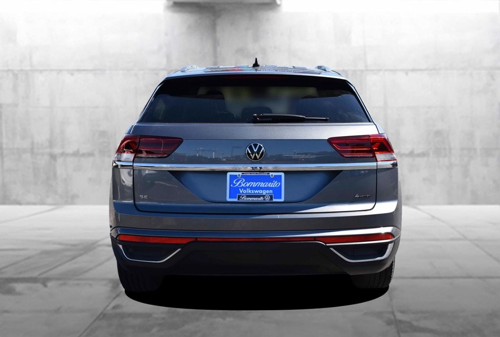 Volkswagen Atlas Cross Sport Vehicle Full-screen Gallery Image 6