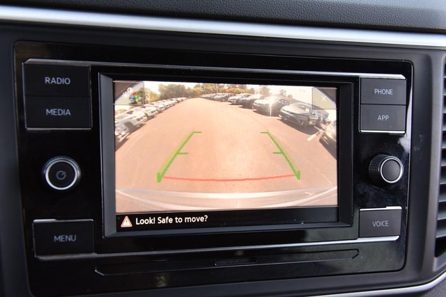 Volkswagen Atlas Cross Sport Vehicle Image 12
