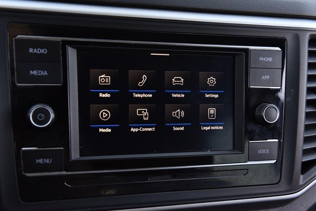 Volkswagen Atlas Cross Sport Vehicle Image 13