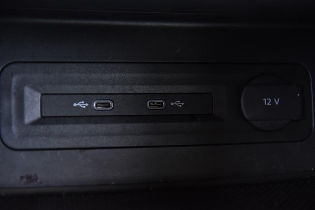Volkswagen Atlas Cross Sport Vehicle Image 15