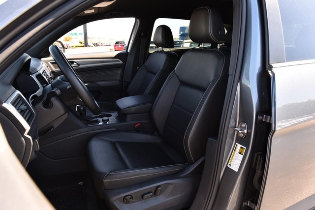 Volkswagen Atlas Cross Sport Vehicle Image 18