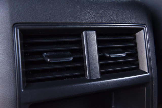 Volkswagen Atlas Cross Sport Vehicle Image 21