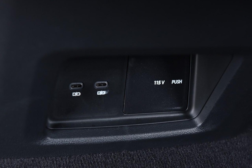 Volkswagen Atlas Cross Sport Vehicle Full-screen Gallery Image 23