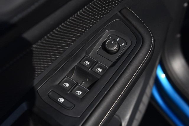 Volkswagen Atlas Cross Sport Vehicle Image 08