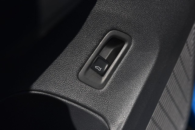 Volkswagen Atlas Cross Sport Vehicle Image 09