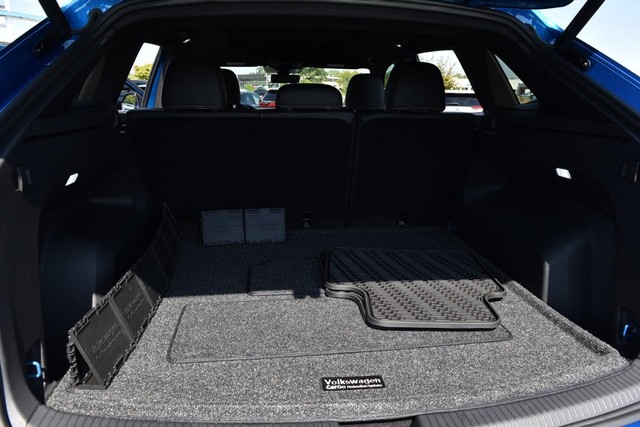 Volkswagen Atlas Cross Sport Vehicle Image 24