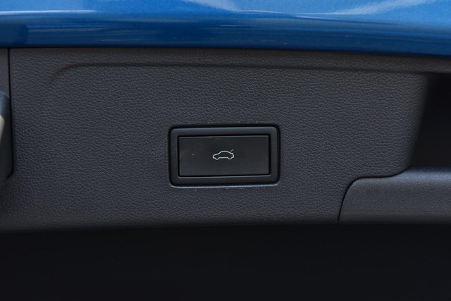 Volkswagen Atlas Cross Sport Vehicle Image 25