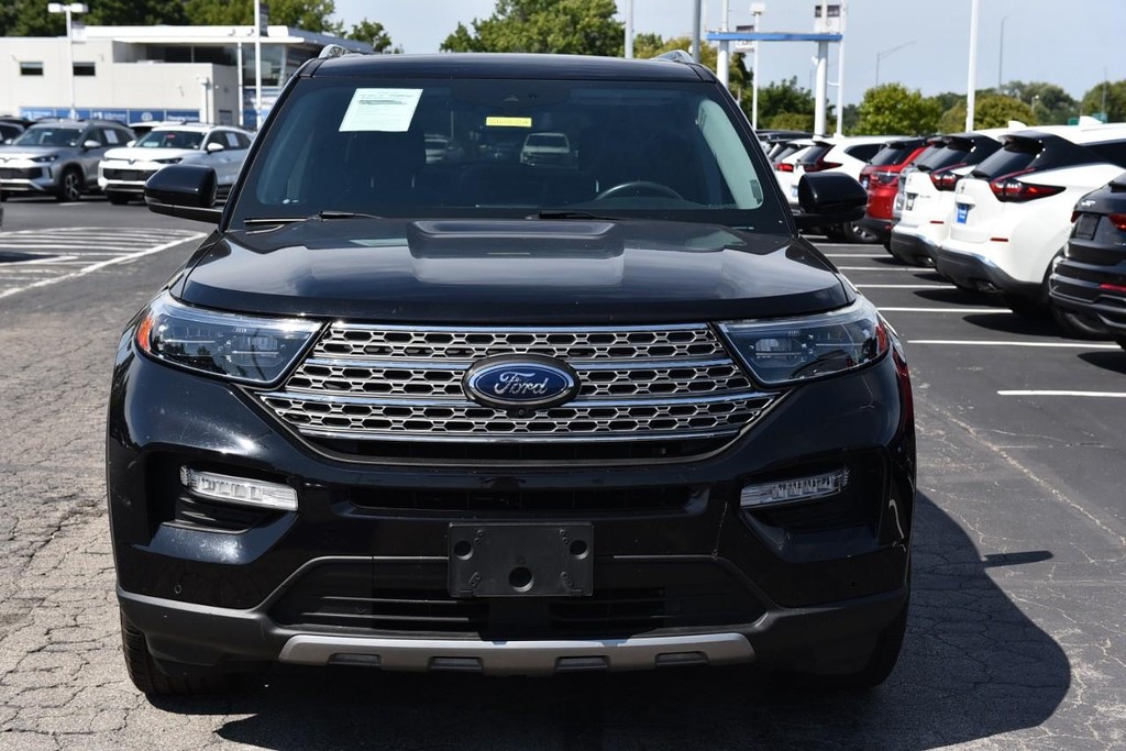 Ford Explorer Vehicle Full-screen Gallery Image 04