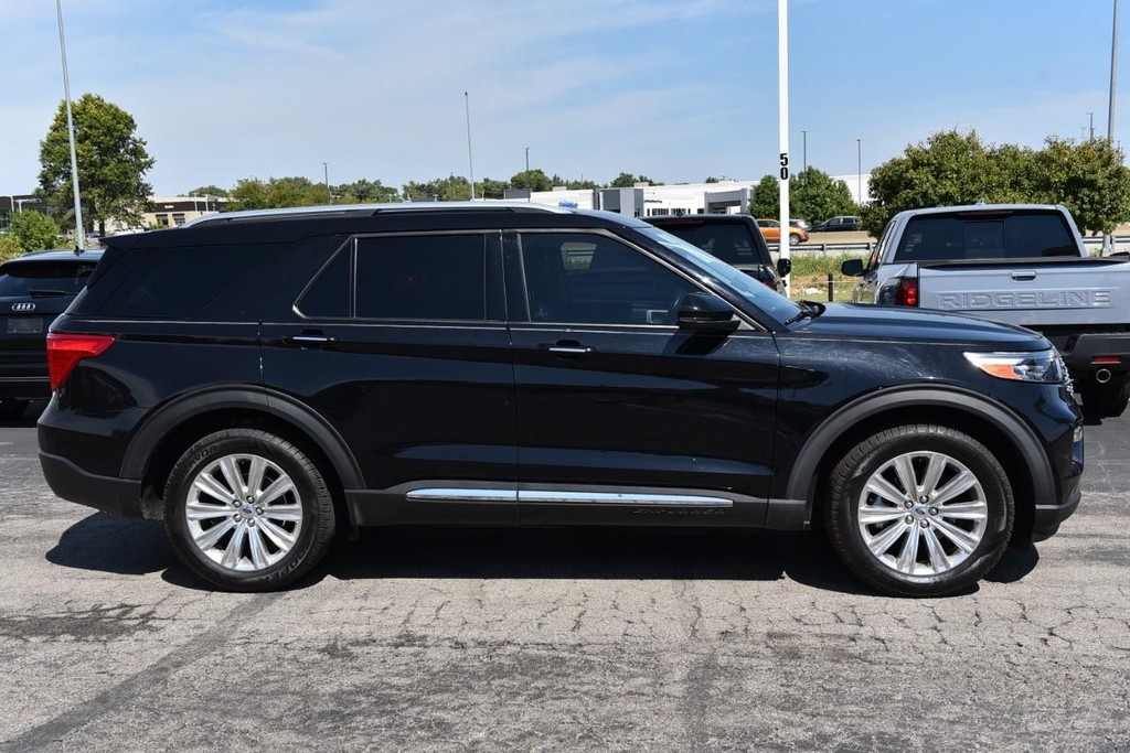 Ford Explorer Vehicle Full-screen Gallery Image 05