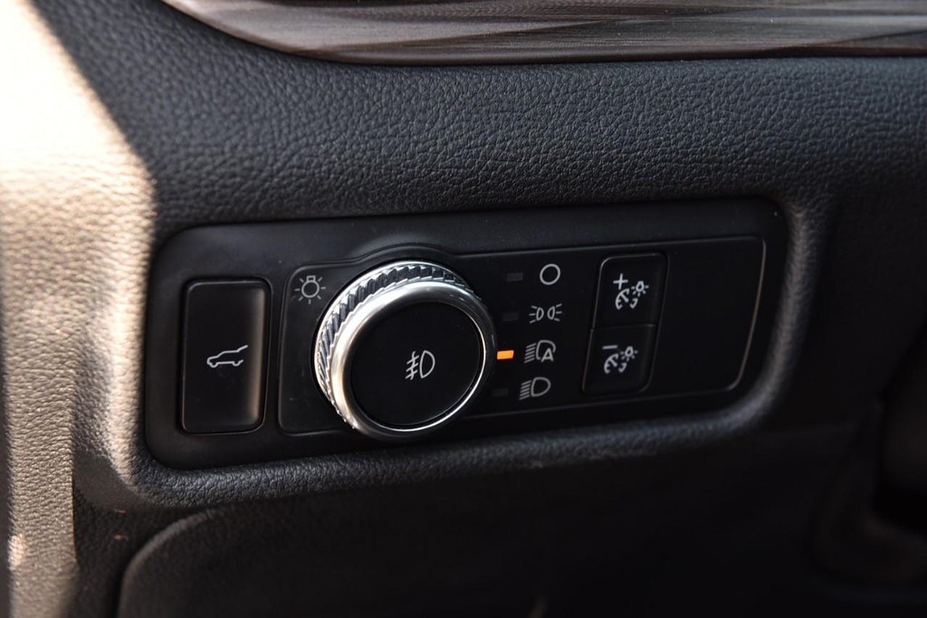 Ford Explorer Vehicle Full-screen Gallery Image 11