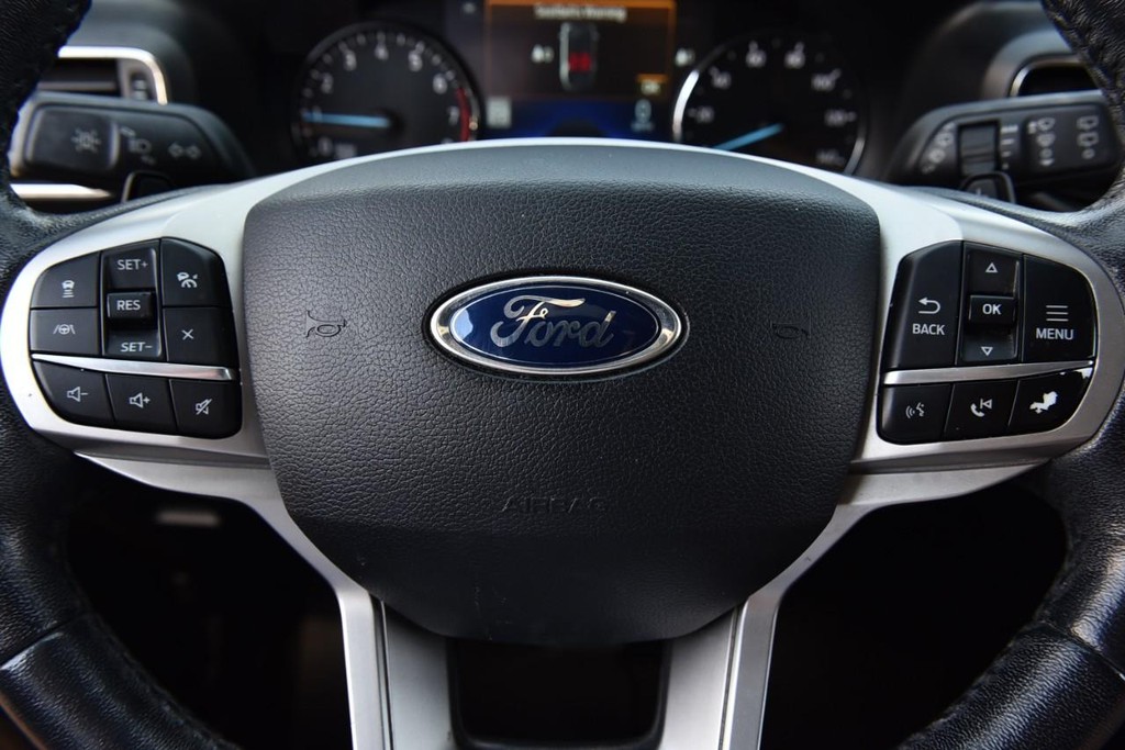 Ford Explorer Vehicle Full-screen Gallery Image 19