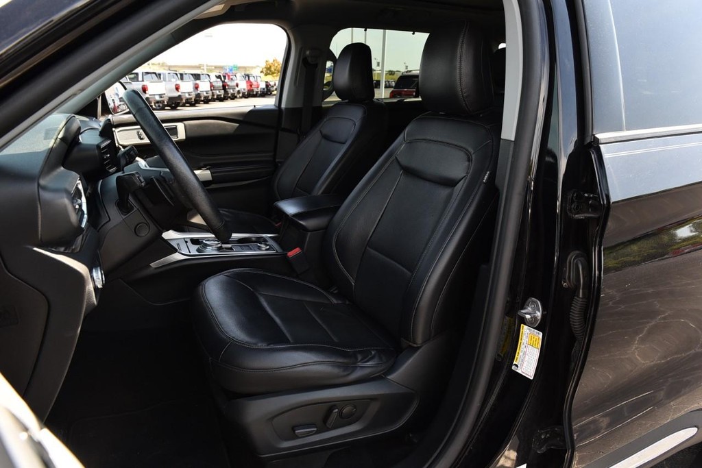 Ford Explorer Vehicle Full-screen Gallery Image 20
