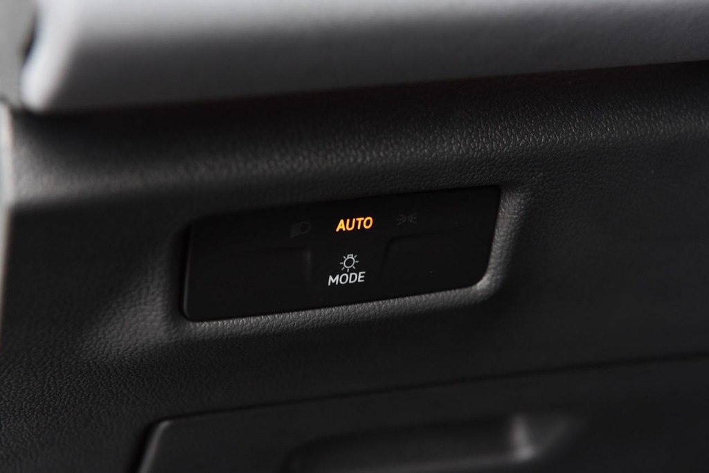 Volkswagen Tiguan Vehicle Full-screen Gallery Image 11