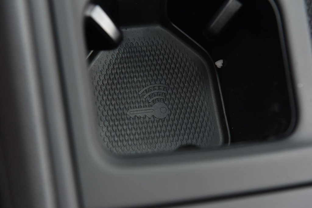 Volkswagen Tiguan Vehicle Full-screen Gallery Image 16