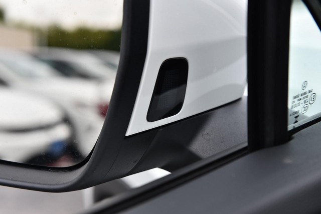 Volkswagen Tiguan Vehicle Image 10