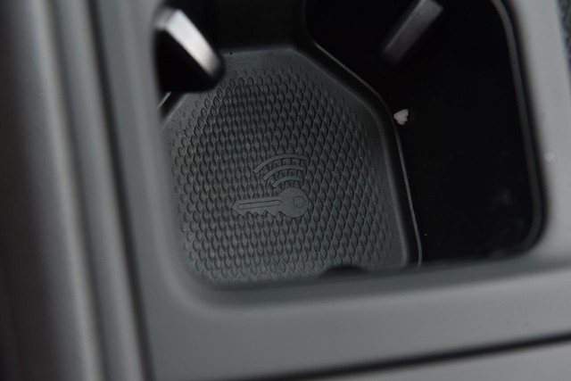 Volkswagen Tiguan Vehicle Image 16