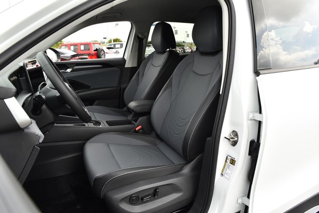 Volkswagen Tiguan Vehicle Image 19