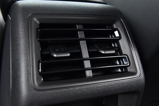 Volkswagen Tiguan Vehicle Image 22