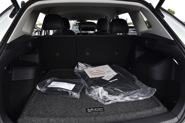 Volkswagen Tiguan Vehicle Image 24