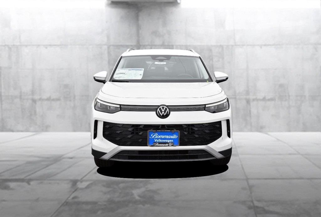 Volkswagen Tiguan Vehicle Full-screen Gallery Image 4