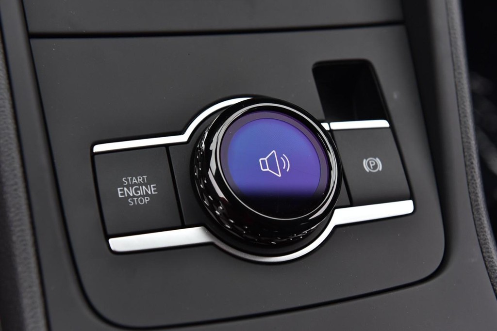 Volkswagen Tiguan Vehicle Full-screen Gallery Image 17