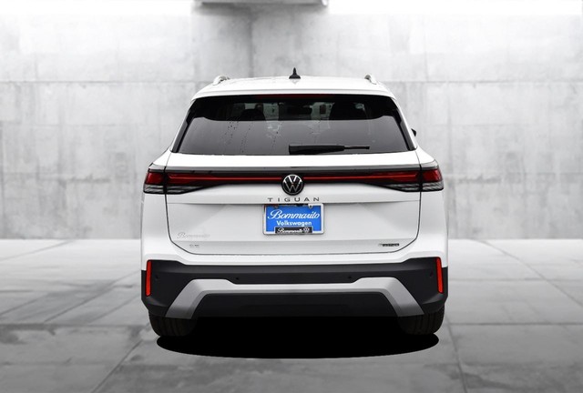 Volkswagen Tiguan Vehicle Image 06