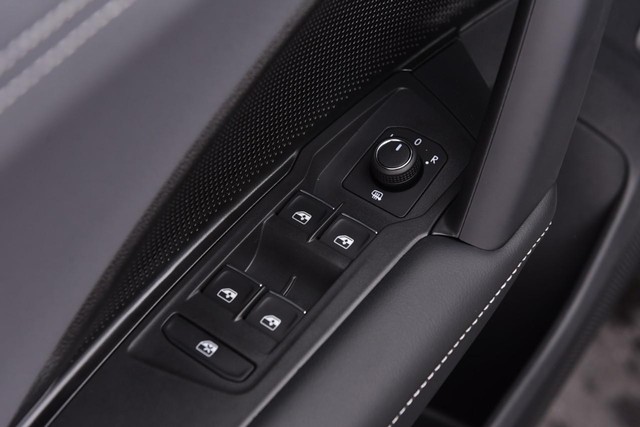 Volkswagen Tiguan Vehicle Image 08