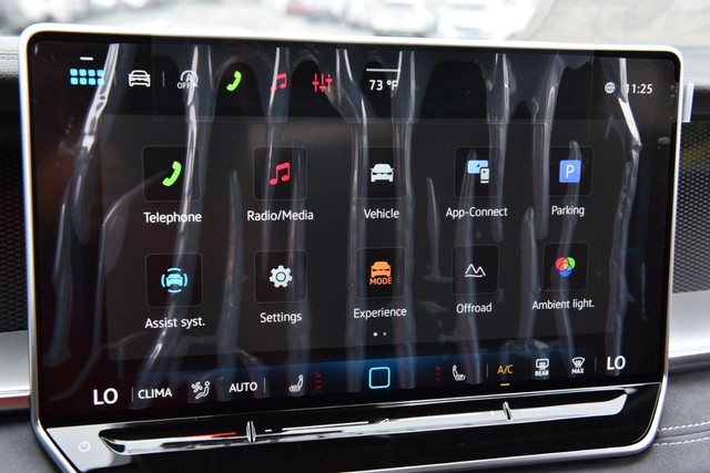 Volkswagen Tiguan Vehicle Image 15