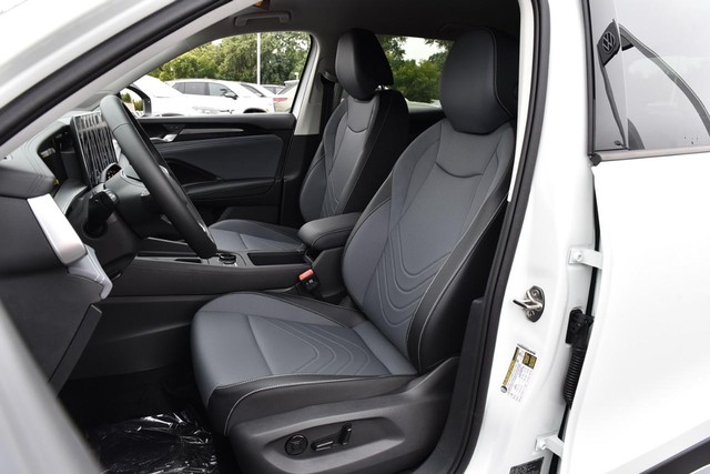 Volkswagen Tiguan Vehicle Image 19