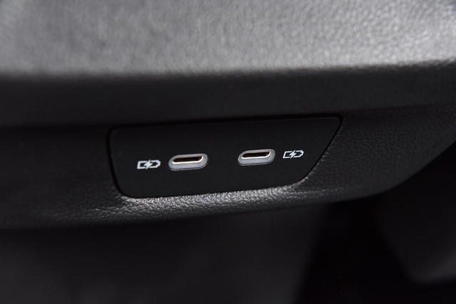 Volkswagen Tiguan Vehicle Image 23
