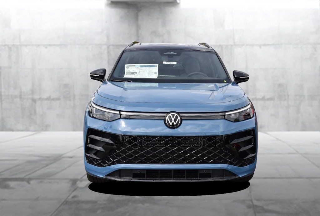 Volkswagen Tiguan Vehicle Full-screen Gallery Image 4