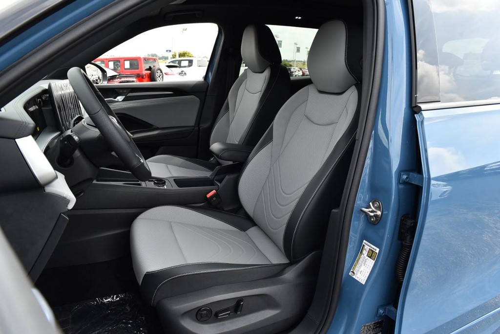 Volkswagen Tiguan Vehicle Full-screen Gallery Image 19