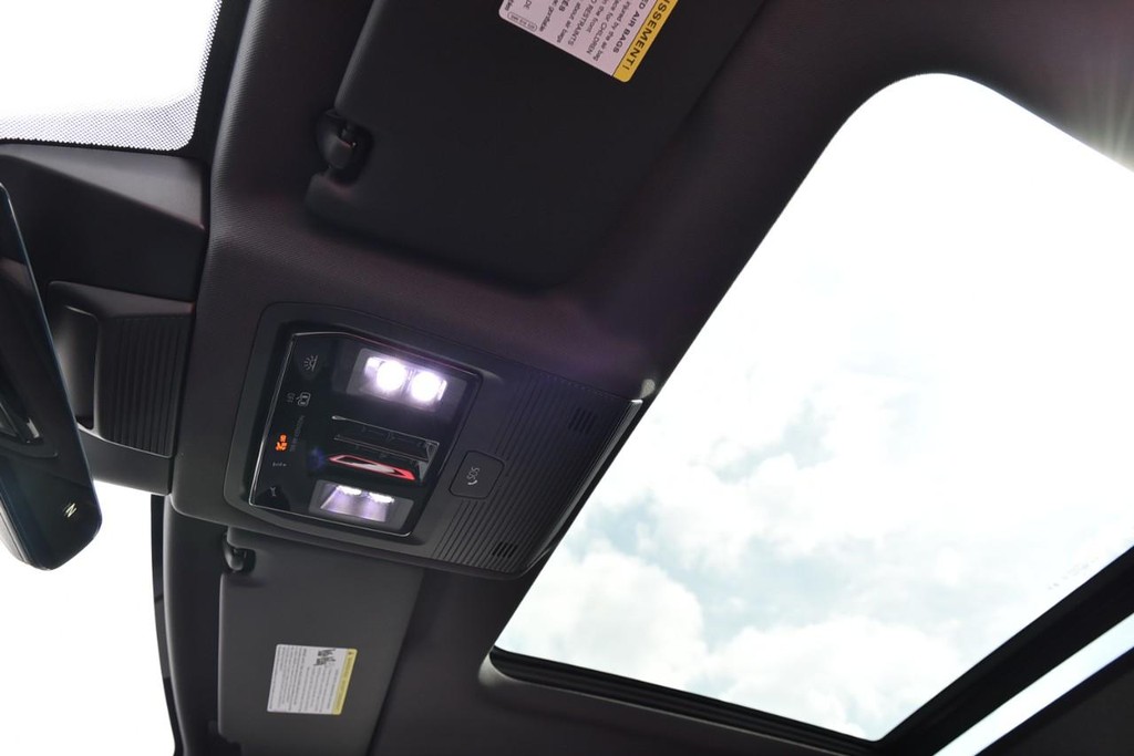 Volkswagen Tiguan Vehicle Full-screen Gallery Image 21
