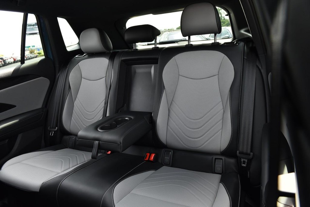 Volkswagen Tiguan Vehicle Full-screen Gallery Image 22