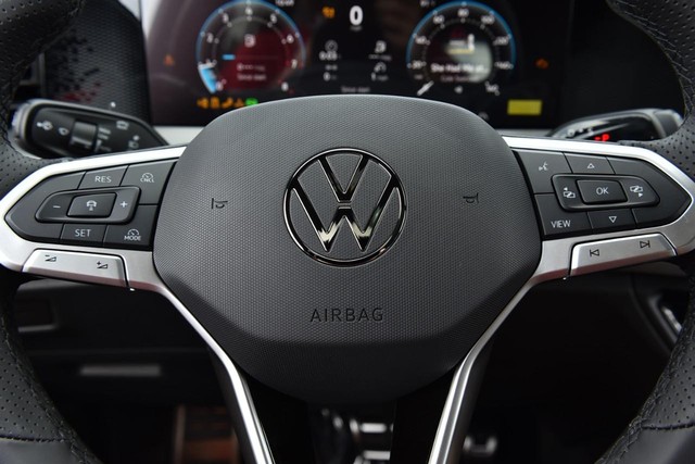 Volkswagen Tiguan Vehicle Image 18