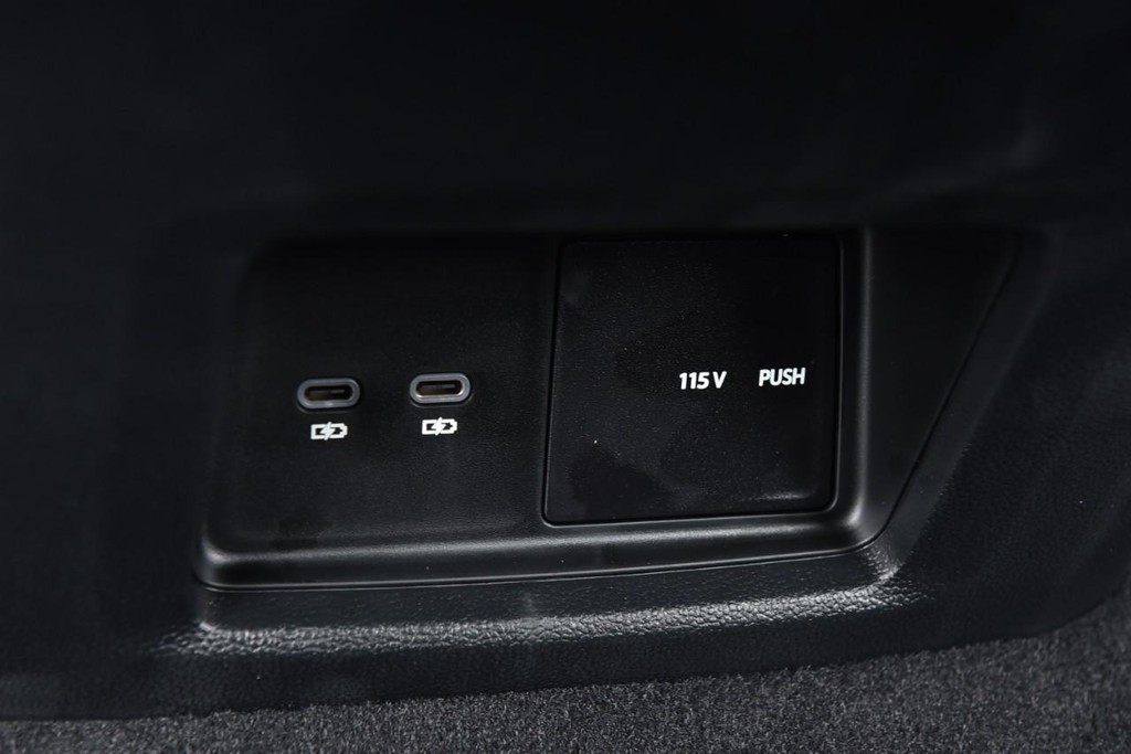 Volkswagen Atlas Cross Sport Vehicle Full-screen Gallery Image 24