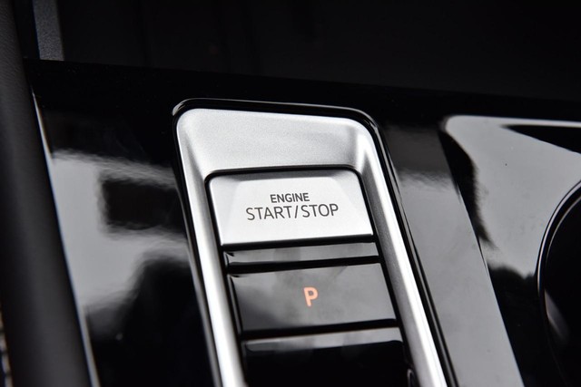 Volkswagen Atlas Cross Sport Vehicle Image 17