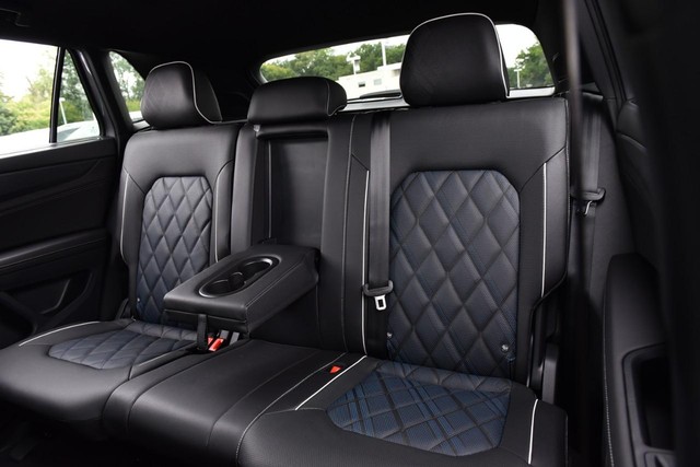 Volkswagen Atlas Cross Sport Vehicle Image 22