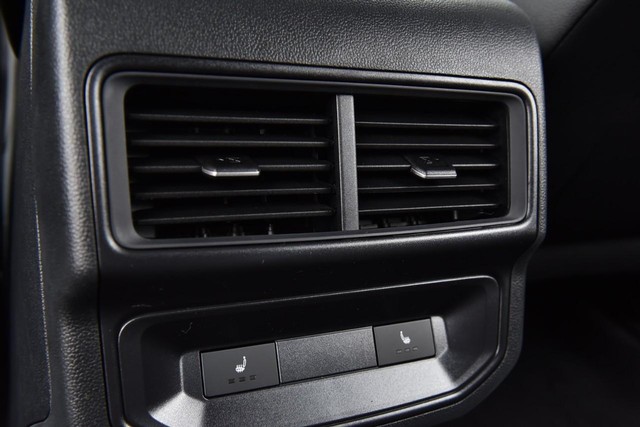 Volkswagen Atlas Cross Sport Vehicle Image 23