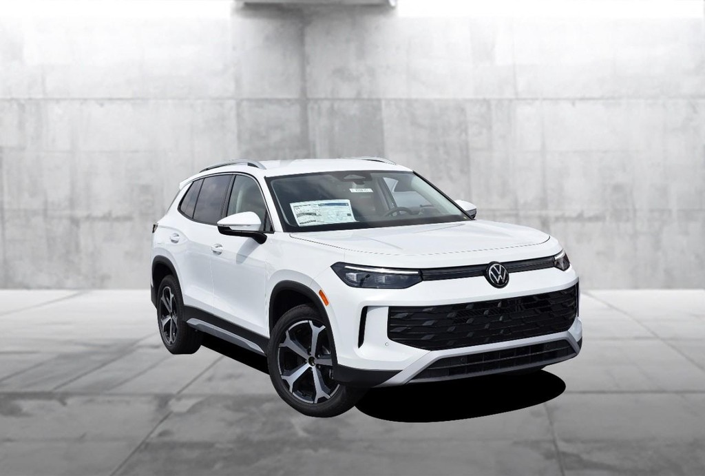 Volkswagen Tiguan Vehicle Full-screen Gallery Image 2