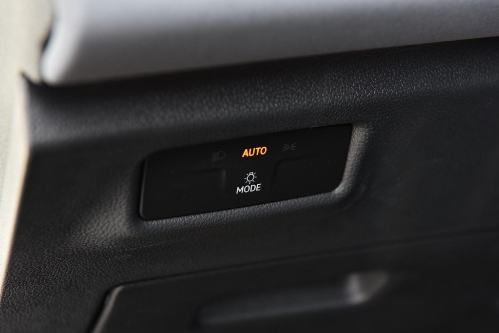 Volkswagen Tiguan Vehicle Full-screen Gallery Image 11