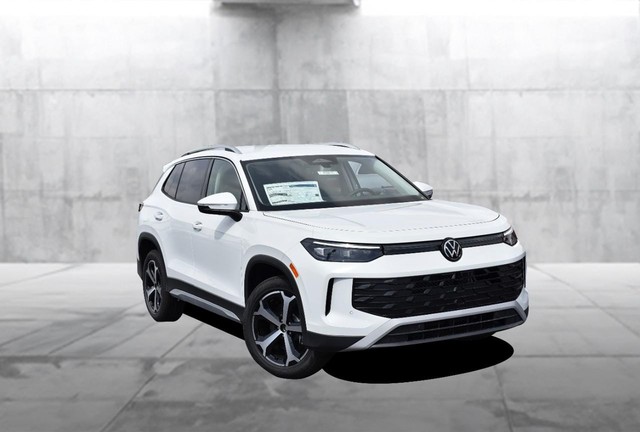 Volkswagen Tiguan Vehicle Image 02