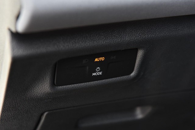 Volkswagen Tiguan Vehicle Image 11