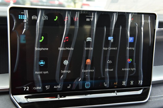 Volkswagen Tiguan Vehicle Image 15